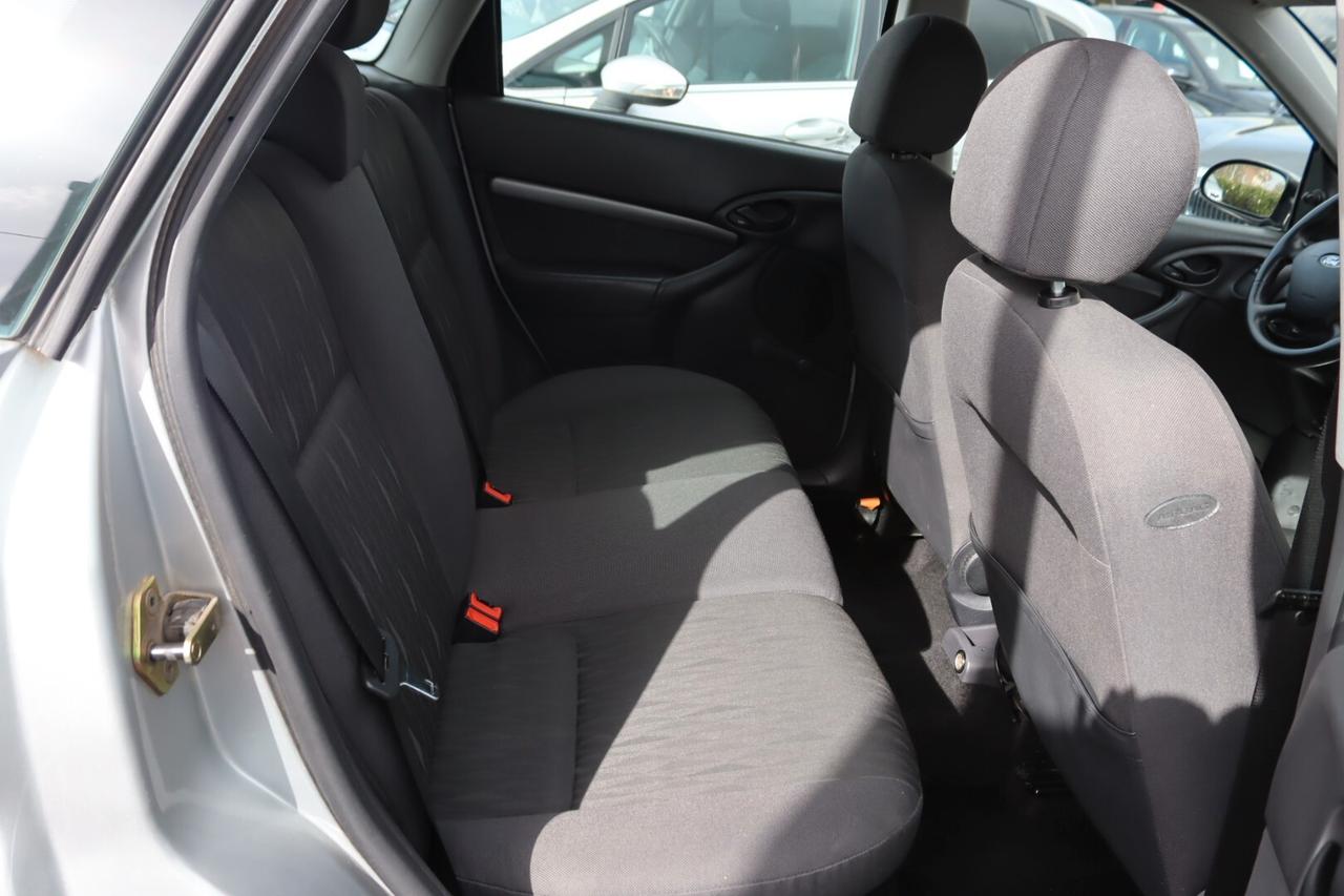Ford Focus 1.6i 16V cat 5p. Ghia