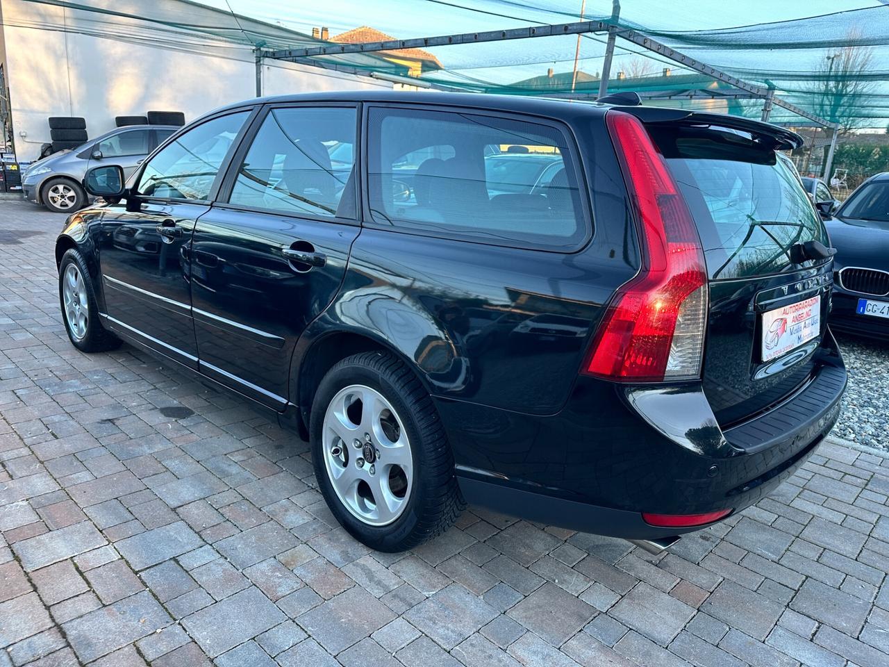 Volvo V50 D3 R-design