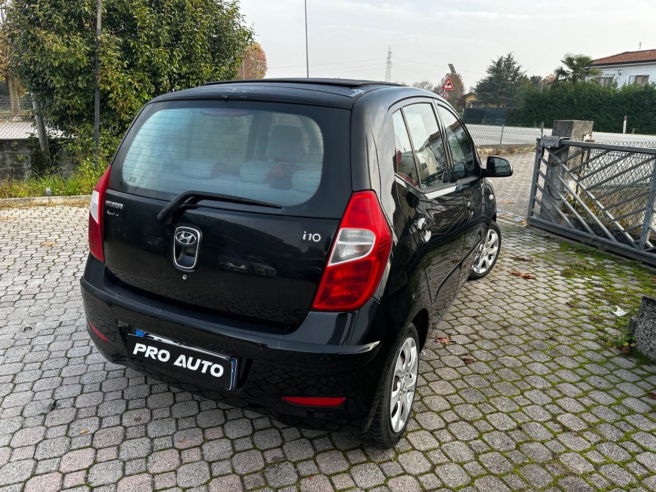 Hyundai i10 1.1 12V FiorucciCON TETTUCCIO APRIBILE