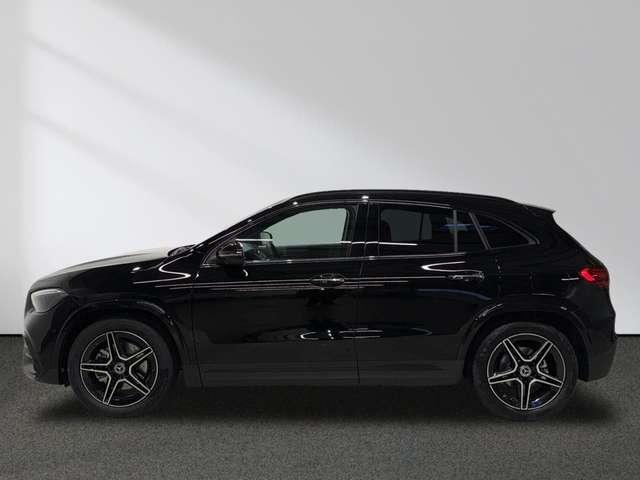 Mercedes-Benz GLA 200 D NIGHT AMG PREMIUM LED MBUX PDC KAMERA ACC TETTO