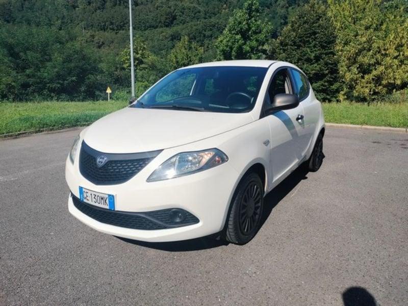 Lancia Ypsilon 1.0 FireFly 5 porte S&S Hybrid Silver