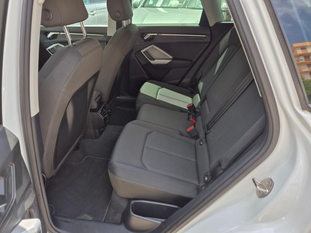 Audi Q3 2.0 TDI 150CV S-tronic