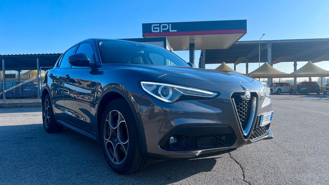 Alfa Romeo Stelvio 2.2 Turbodiesel 150 CV AT8 RWD Business