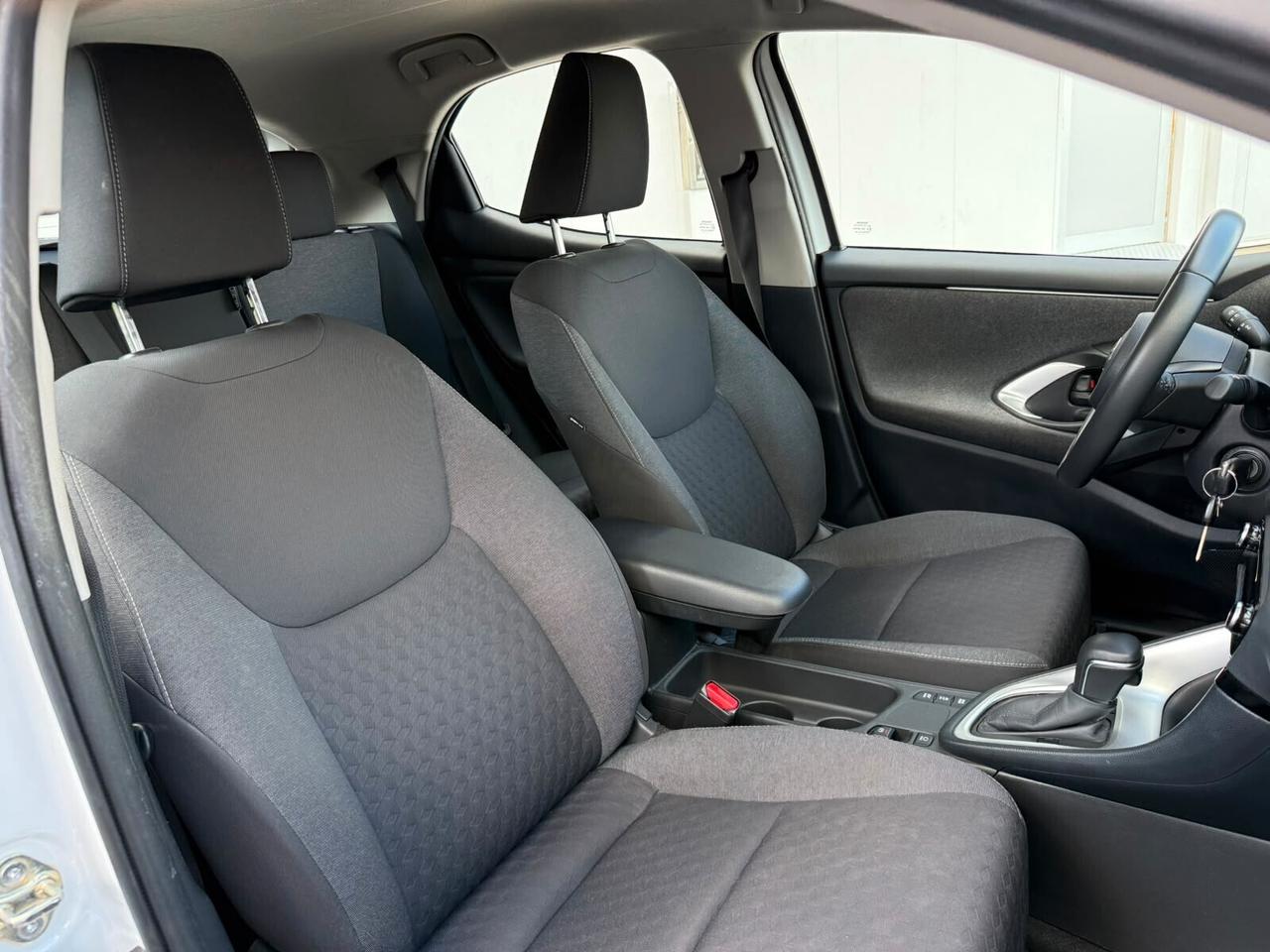 Toyota Yaris 1.5 Hybrid 5 porte Business