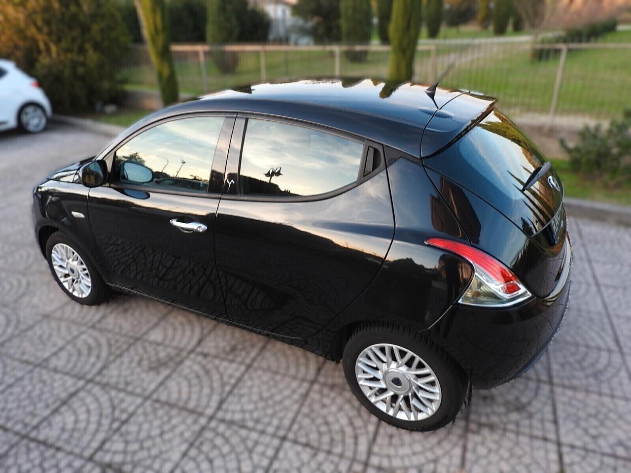 Lancia YPSILON Gold NEOP.