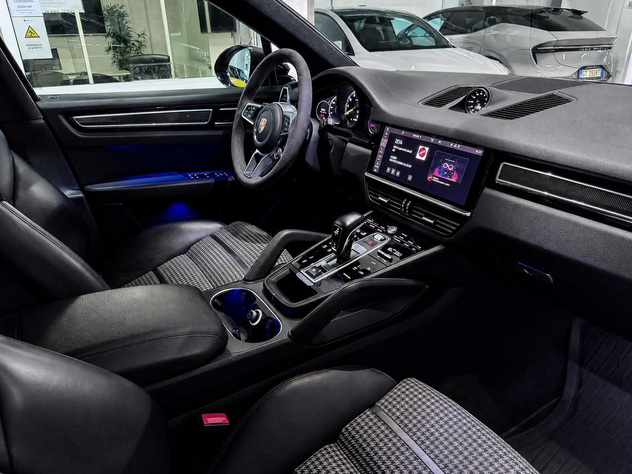 Porsche Cayenne Coupe 3.0 e-hybrid tiptronic