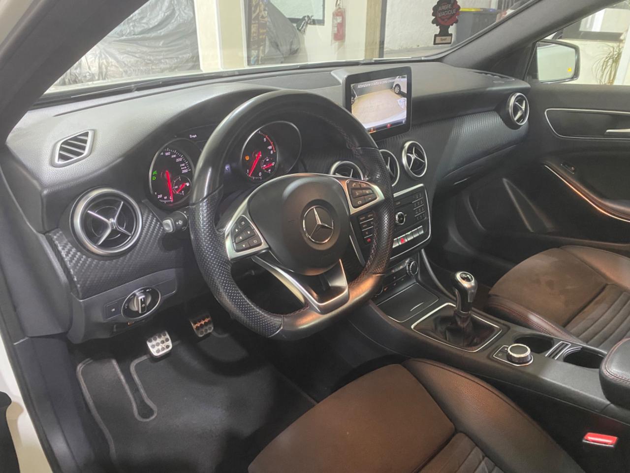 Mercedes-benz A 180 A 180 d Automatic Premium