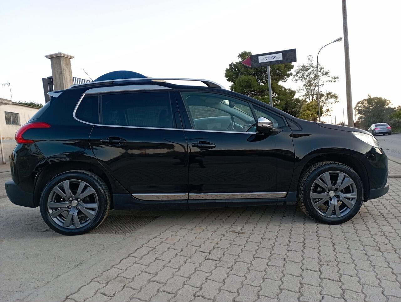 Peugeot 2008 BlueHDi 100 Allure Navi R17