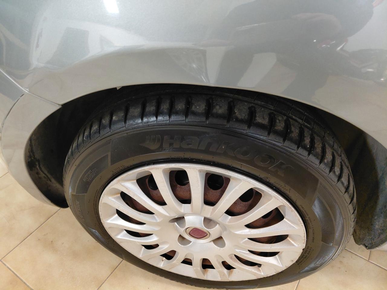 FIAT GRANDE PUNTO ANNO 2008 BZ 1.2 ADATTA NEOPATENTATI KM 125 MILS