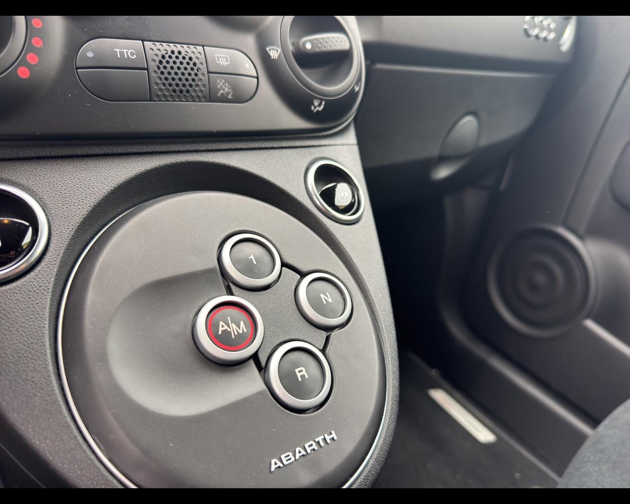 ABARTH 695 - 695 1.4 Turbo T-Jet 180 CV M.T.A.