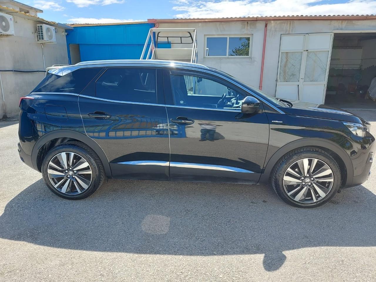 Peugeot 3008 “GTLINE” 1.5 hdi- cambio/aut-2018