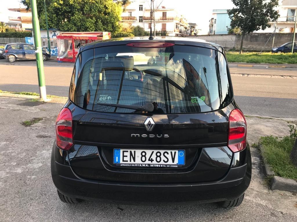 Renault Modus 1.5 dCi 75CV 55 KW Wave auto pari al nuovo