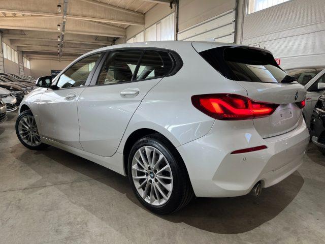 BMW 118 i 5p. Business Advantage /Nav/F.Led/ParK /CAR PLAY