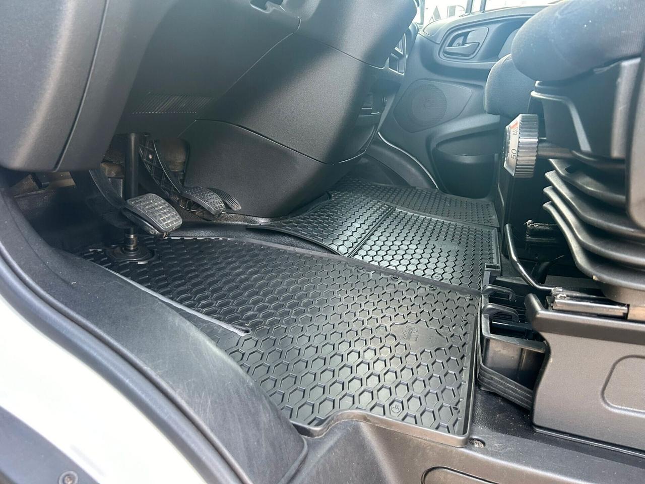 IVECO DAILY 35-13 CASSONE CON CENTINA