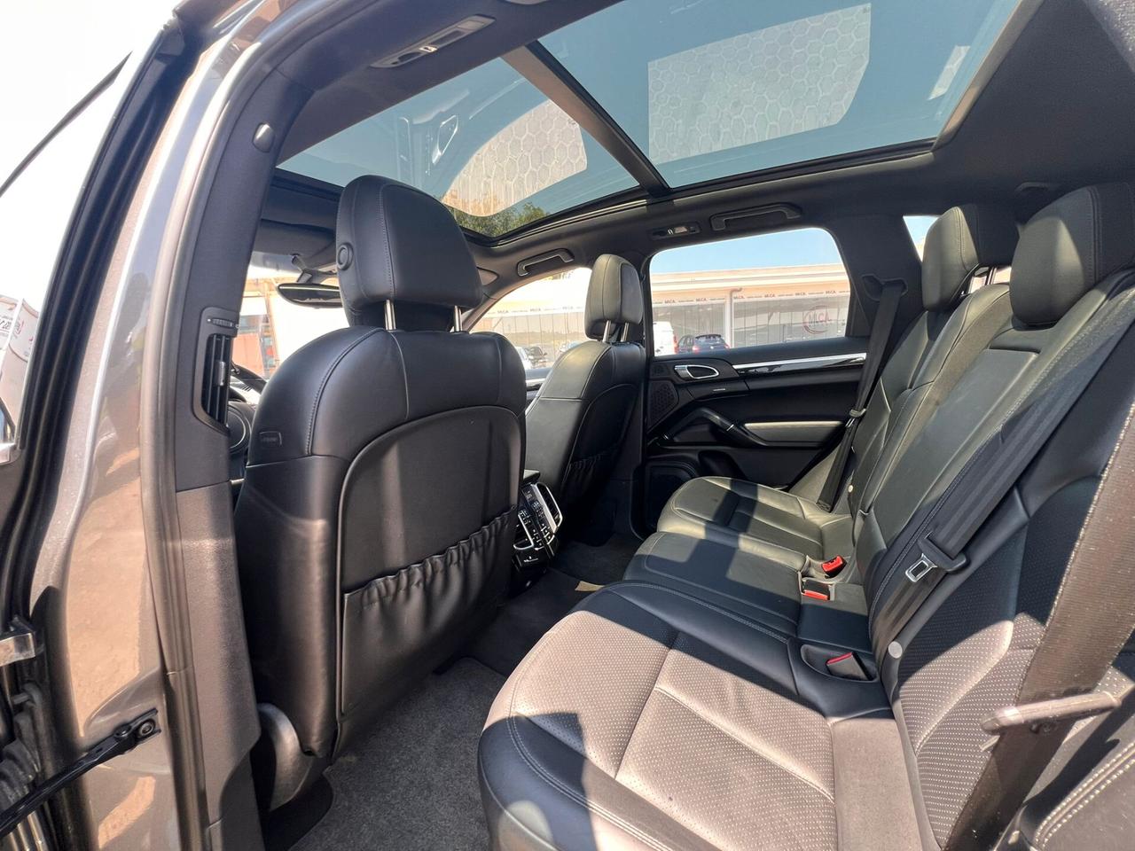 Porsche Cayenne 3.0 Diesel 245CV no superbollo