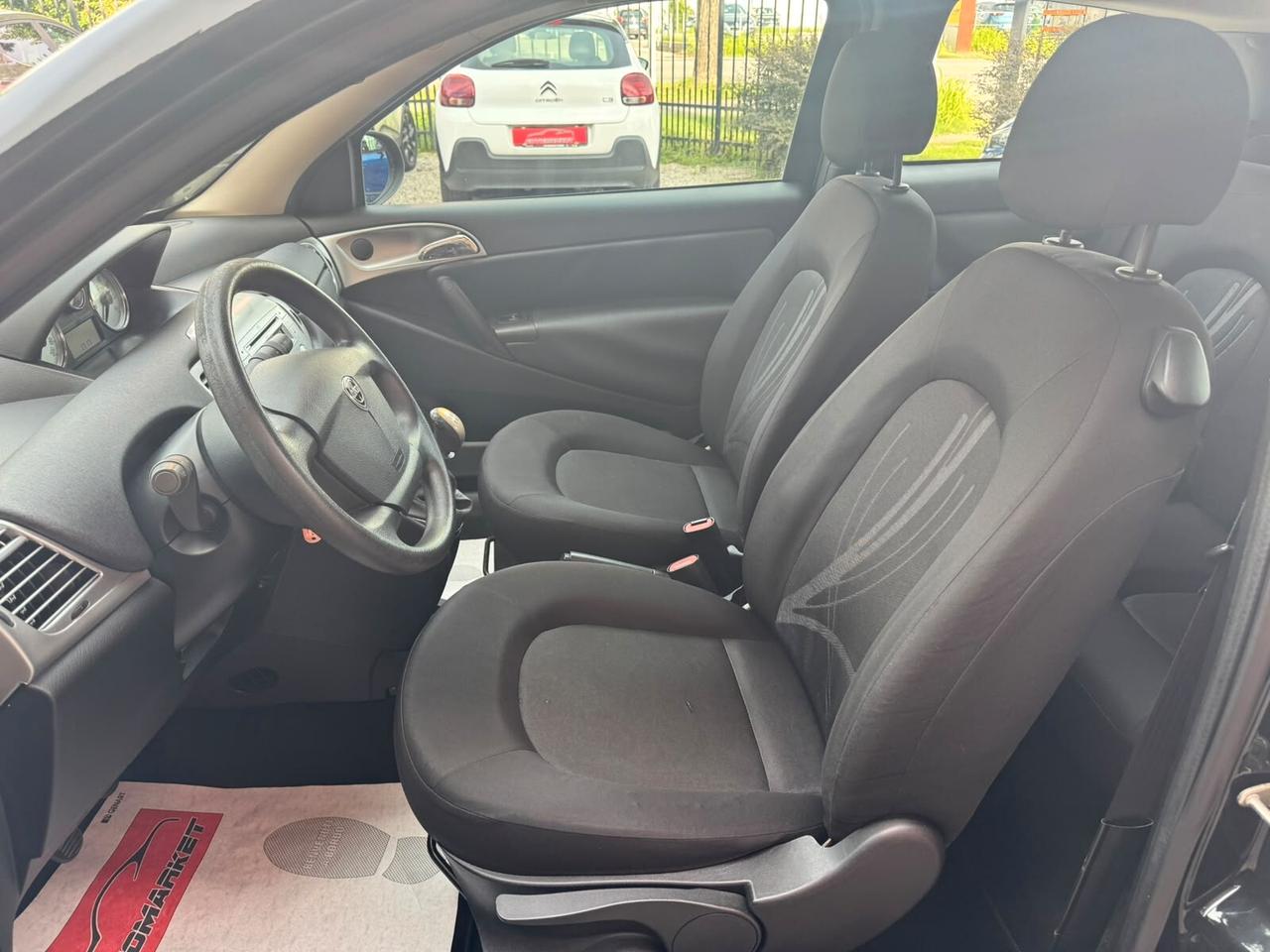 Lancia Ypsilon 1.2 69 CV Unyca