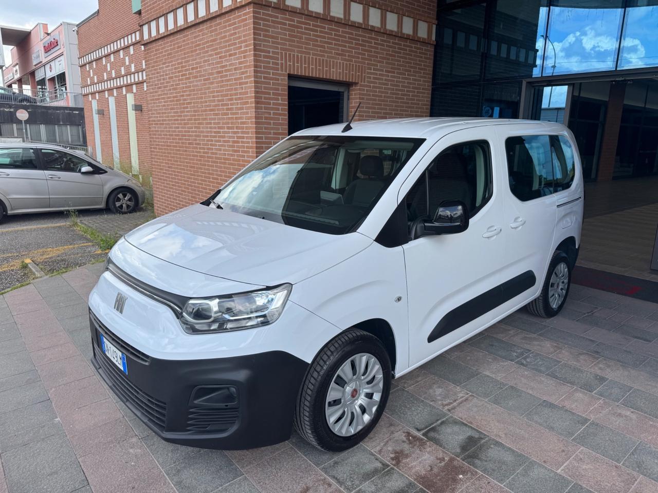 Fiat Doblo Doblò 1.6 MJT 105CV S&S PC Combi N1 Lounge. 5 posti