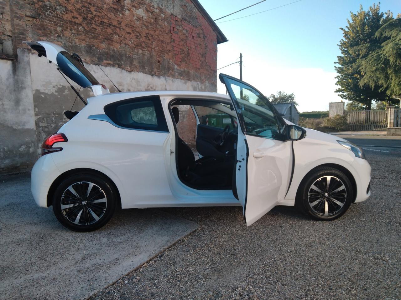 Peugeot 208 PureTech Turbo 110 S&S 3 porte Allure