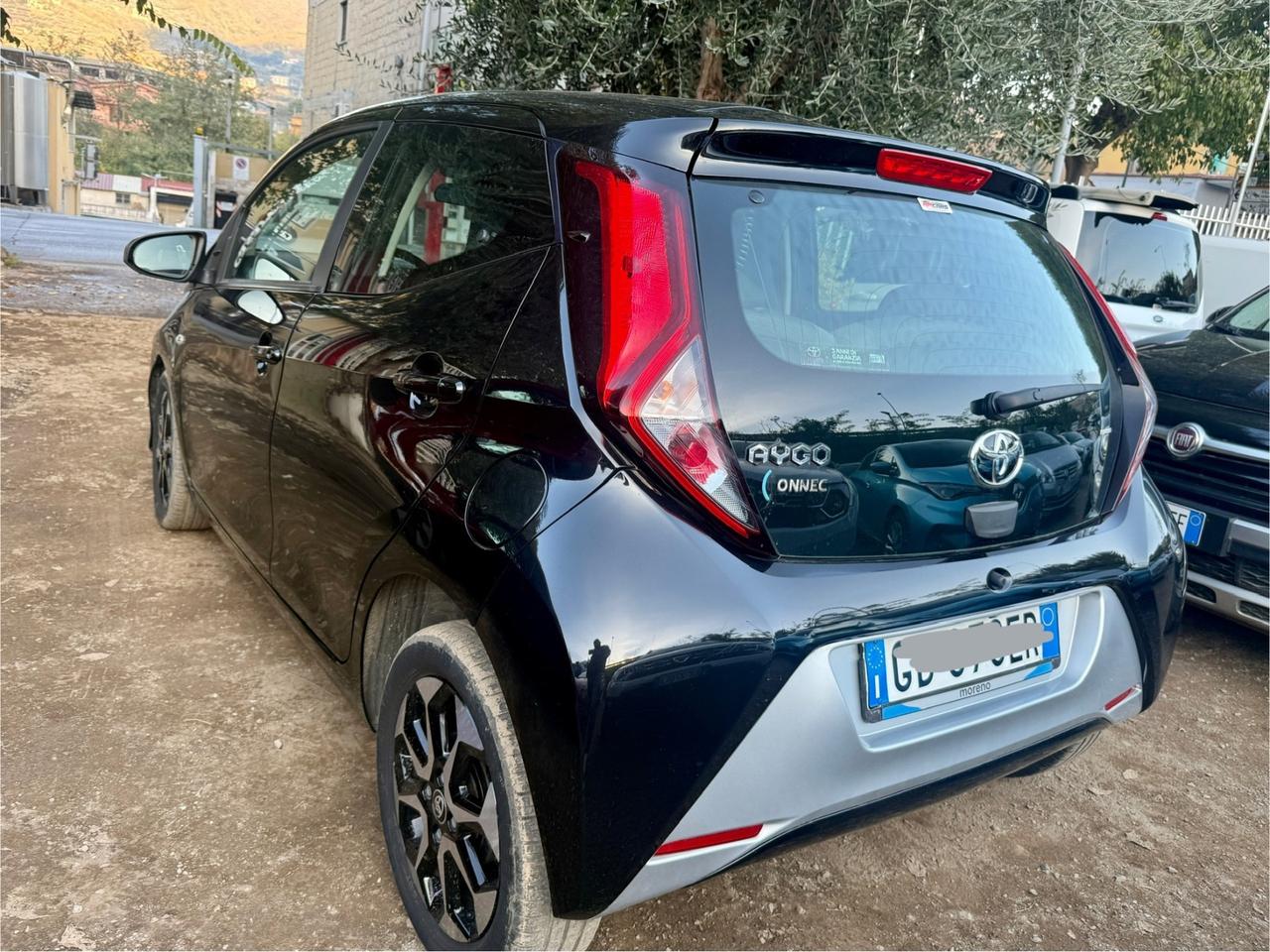Toyota Aygo Connect 1.0 VVT-i 72 CV 5 porte x-fun