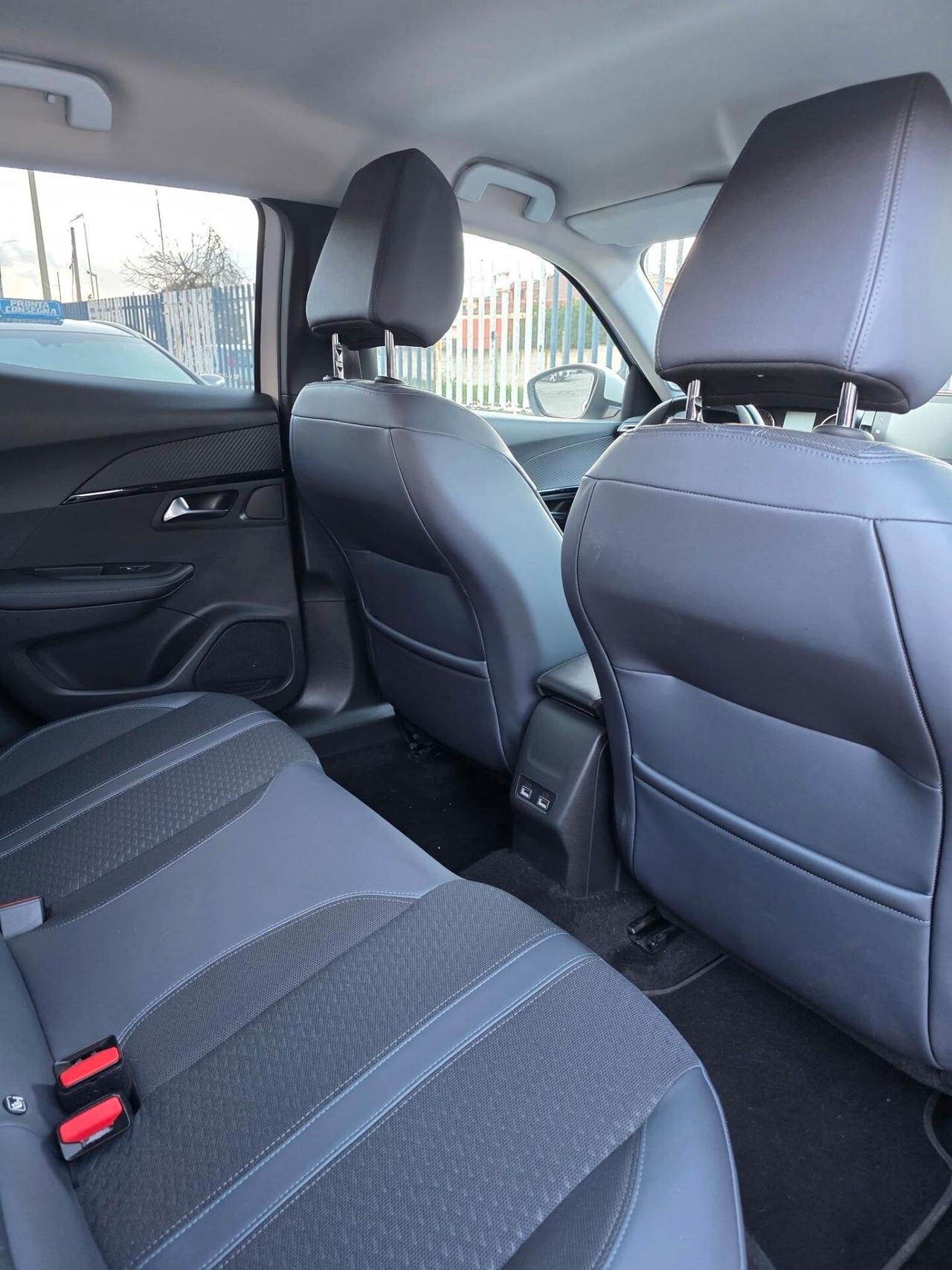 Peugeot 2008 1.5 BlueHDi 102 CV Allure Navi Pack con 87.000 Chilometri