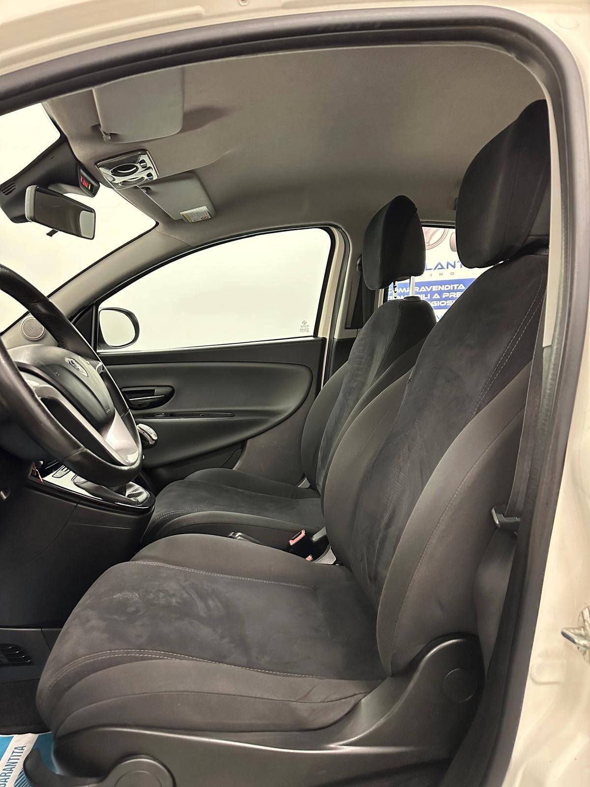 Lancia Ypsilon 1.2 69 CV 5 porte GPL Ecochic Gold - NeoPatentati