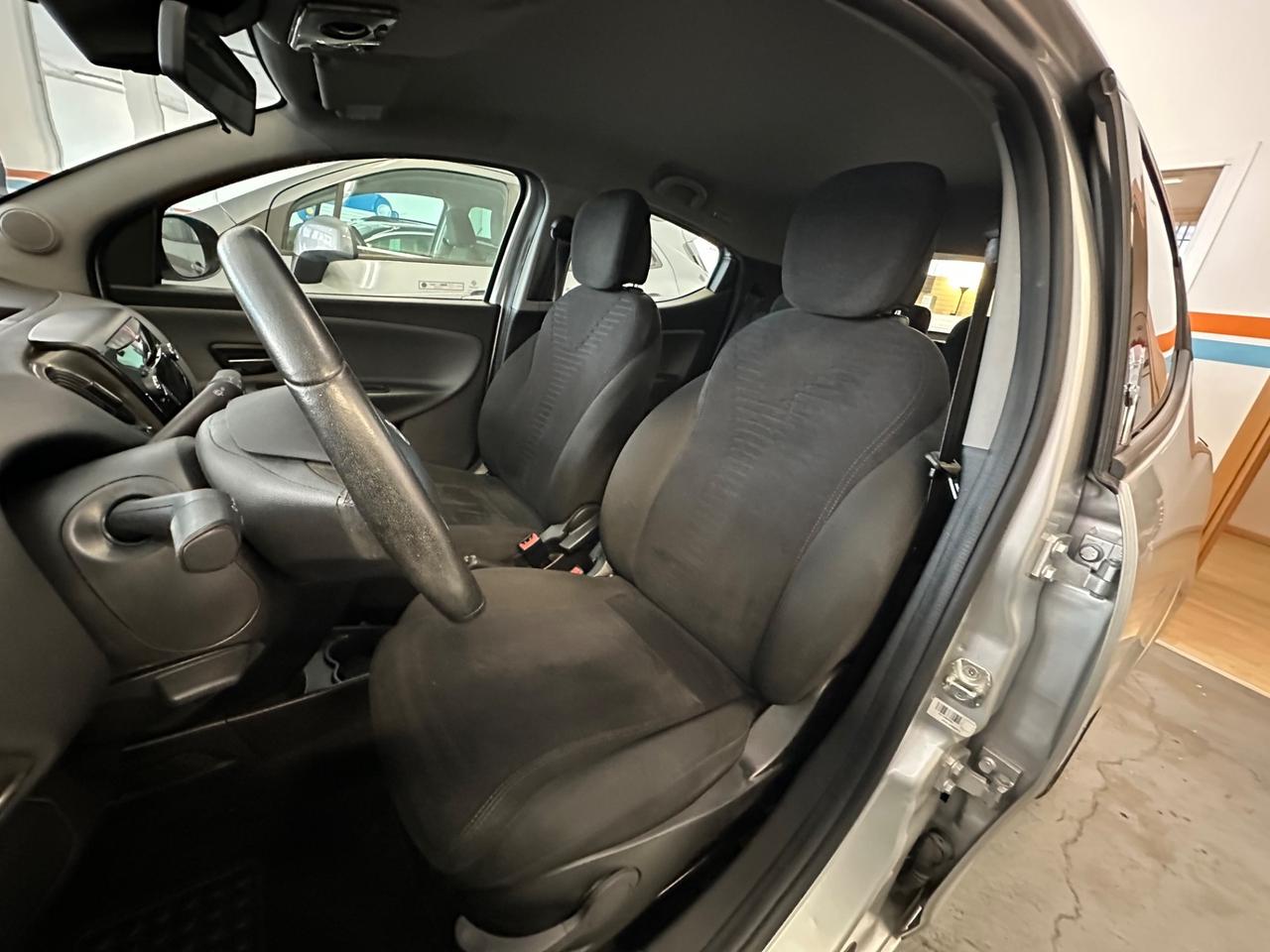 Lancia Ypsilon 1.2 69 CV 5 porte Gold