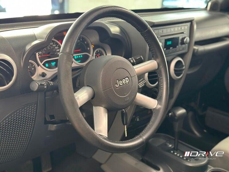 Jeep Wrangler Wrangler Unlimited 2.8 CRD DPF Sahara Auto