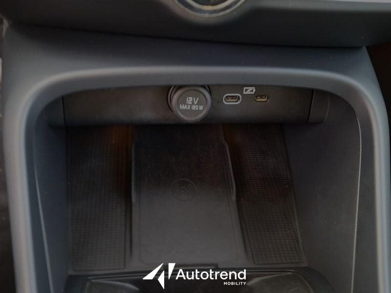 Volvo XC40 B3 163+14 CV Automatico LED Core