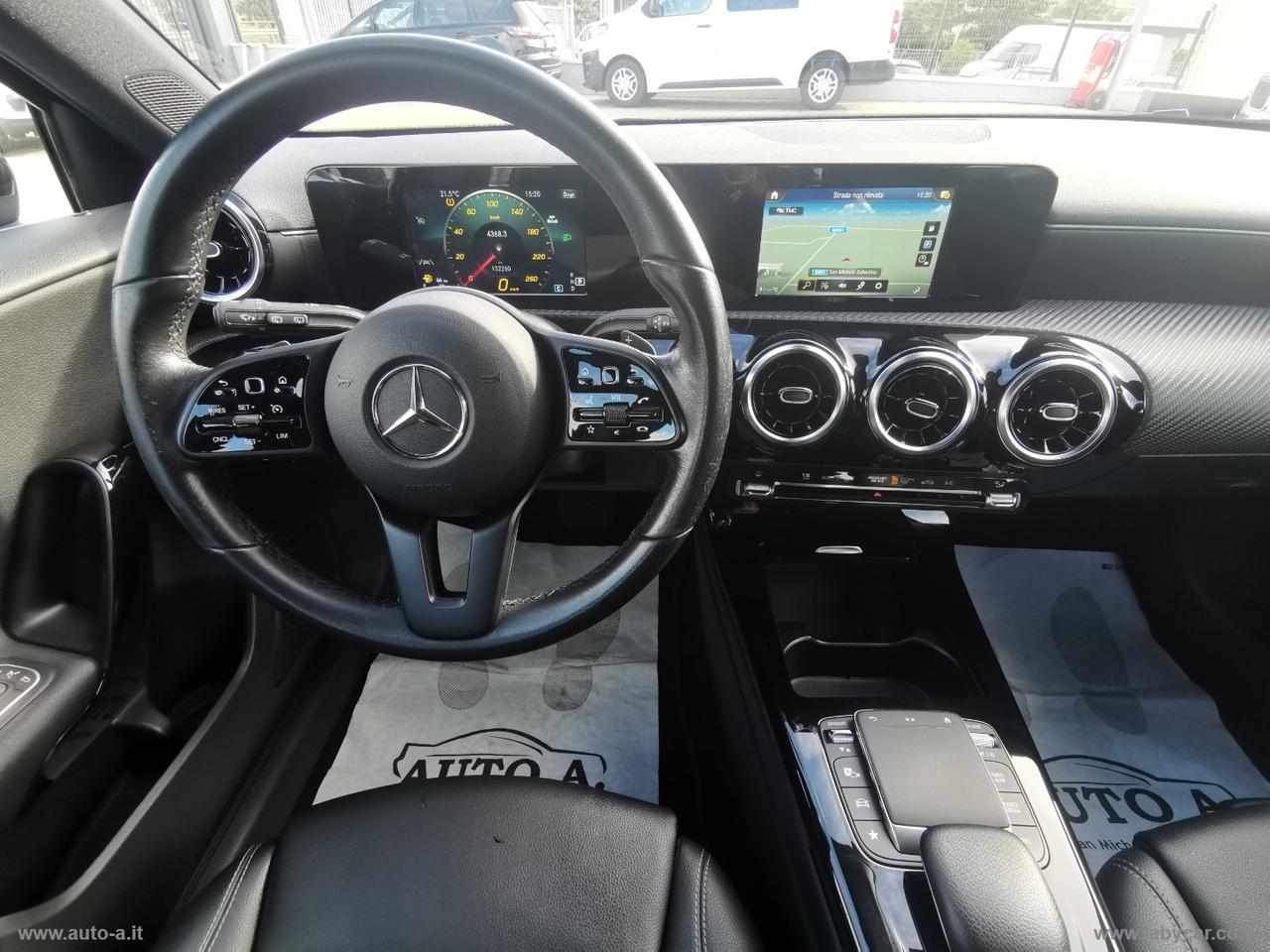 MERCEDES-BENZ A 180 d Automatic Business