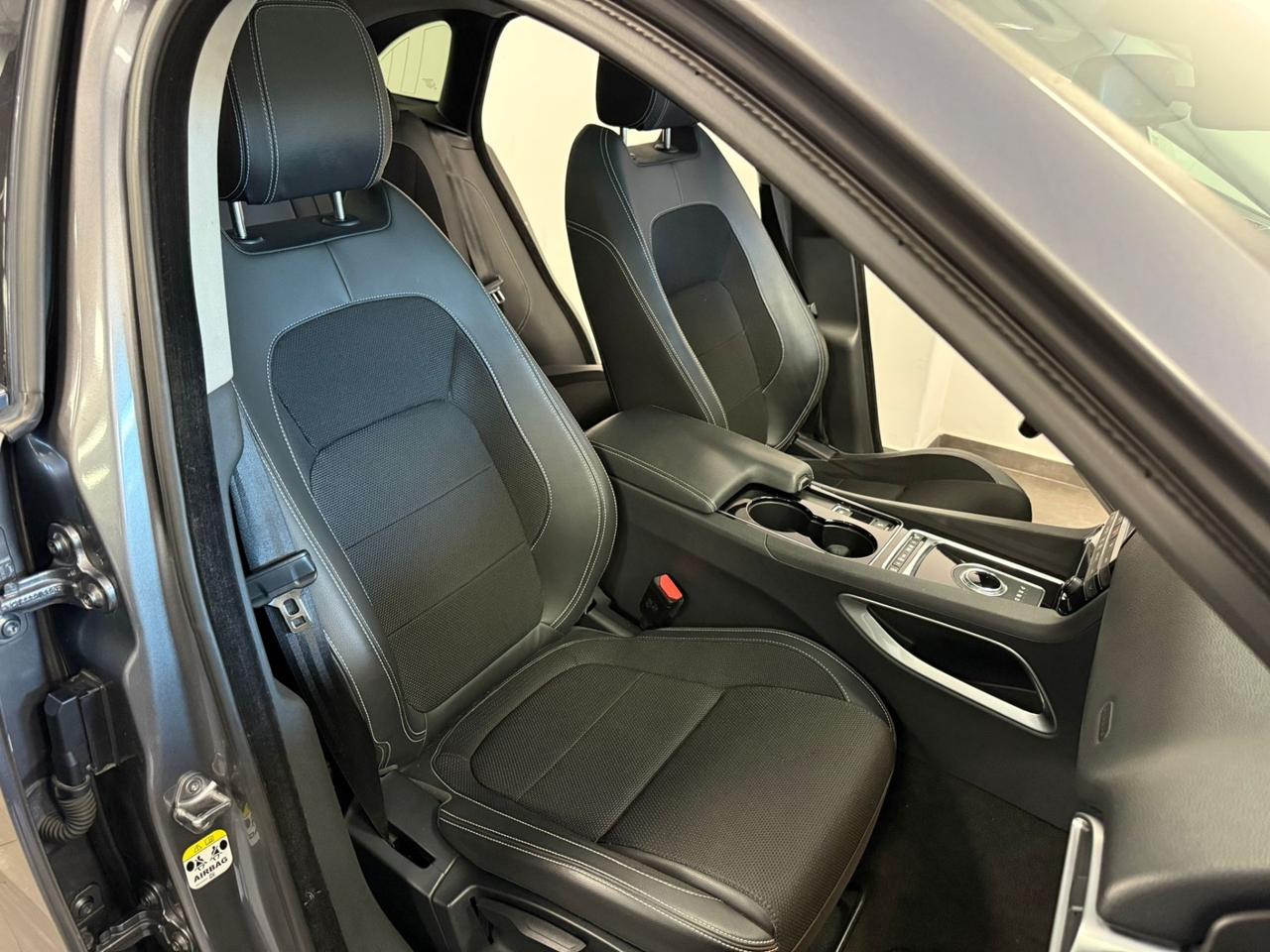 Jaguar F-Pace 2.0 D 180 CV R-Sport