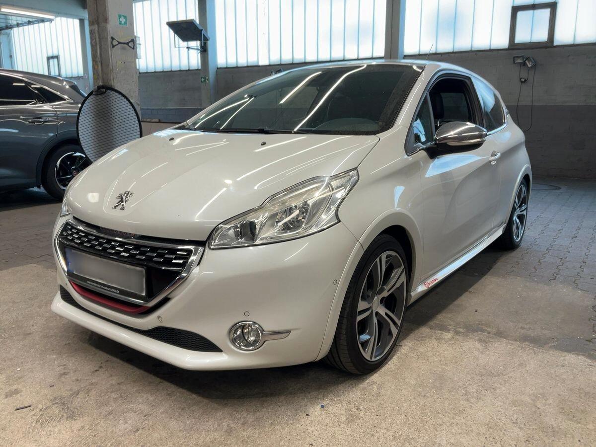 Peugeot 208 1.6 THP 200 CV 3 porte GTi