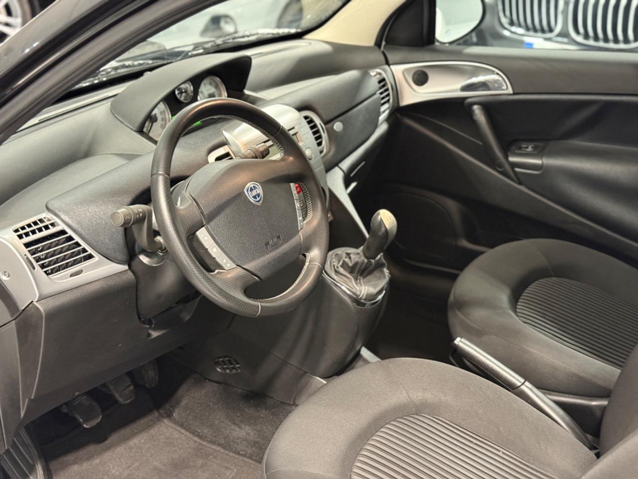 Lancia Ypsilon 1.3 MJT 75 CV