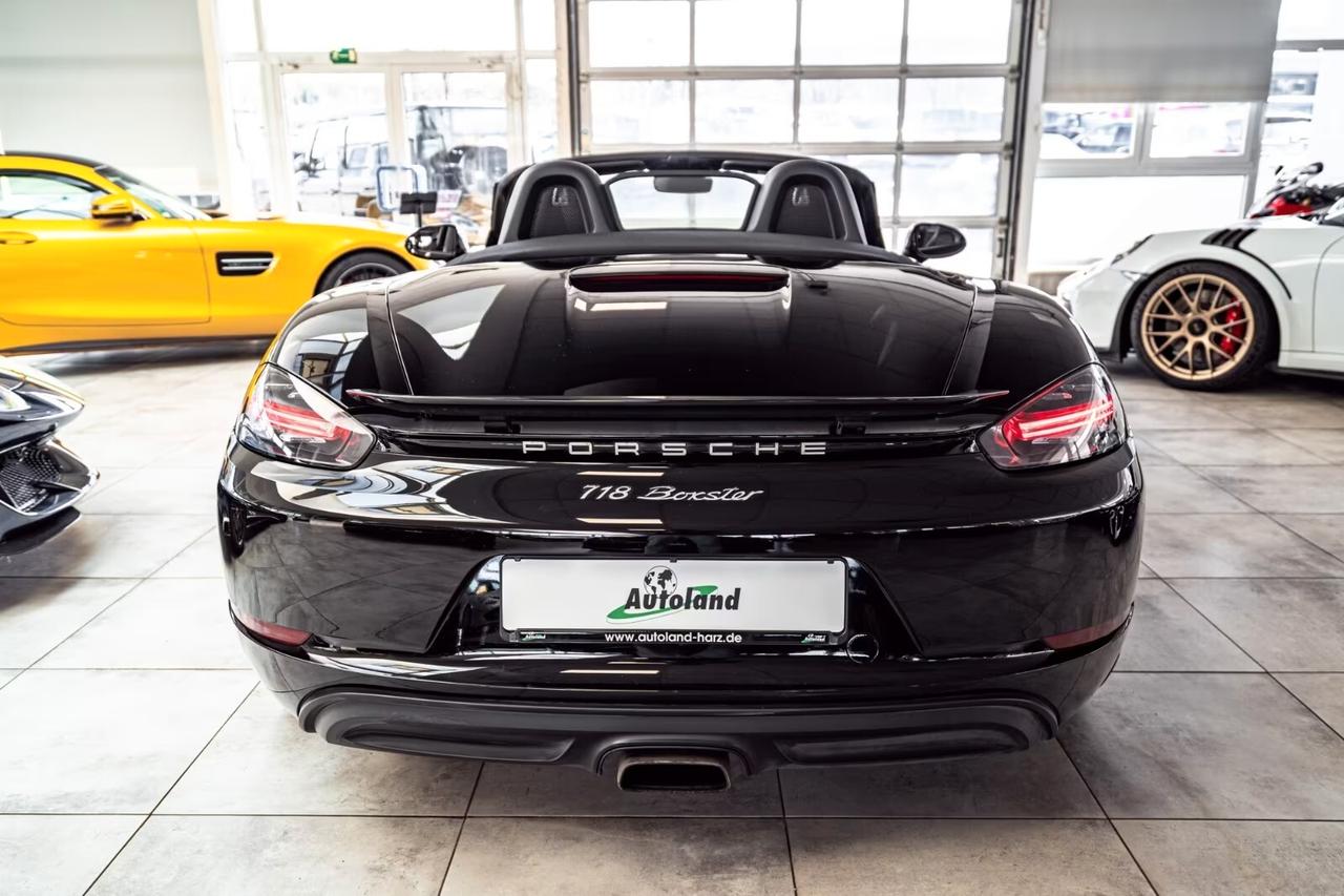 Porsche 718 Spyder Boxster 2.0