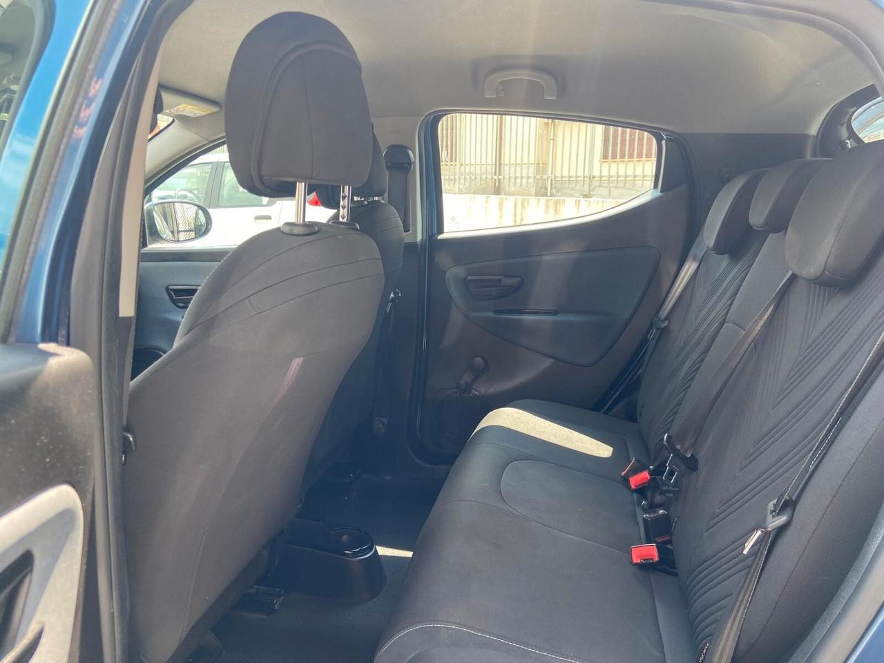 Lancia Ypsilon 1.0 Hybrid 5 porte Gold 2023