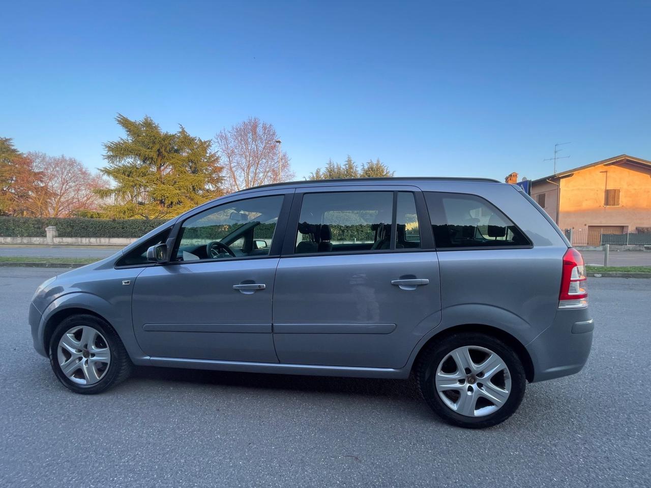 Opel Zafira 1.8 16V VVT Club