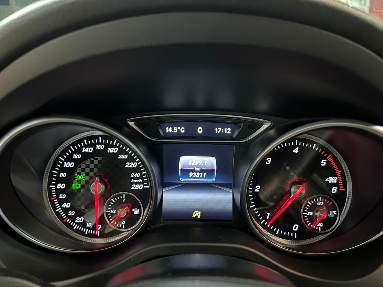 Mercedes-benz A160d Premium AMG -2017