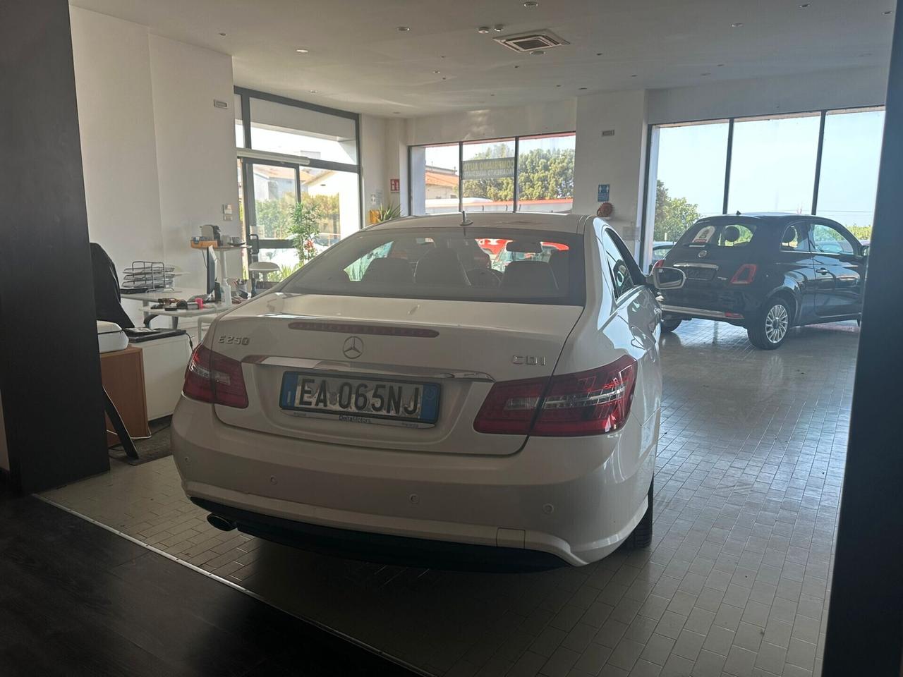 Mercedes-benz E 250 E 250 CDI BlueEFFICIENCY Avantgarde AMG