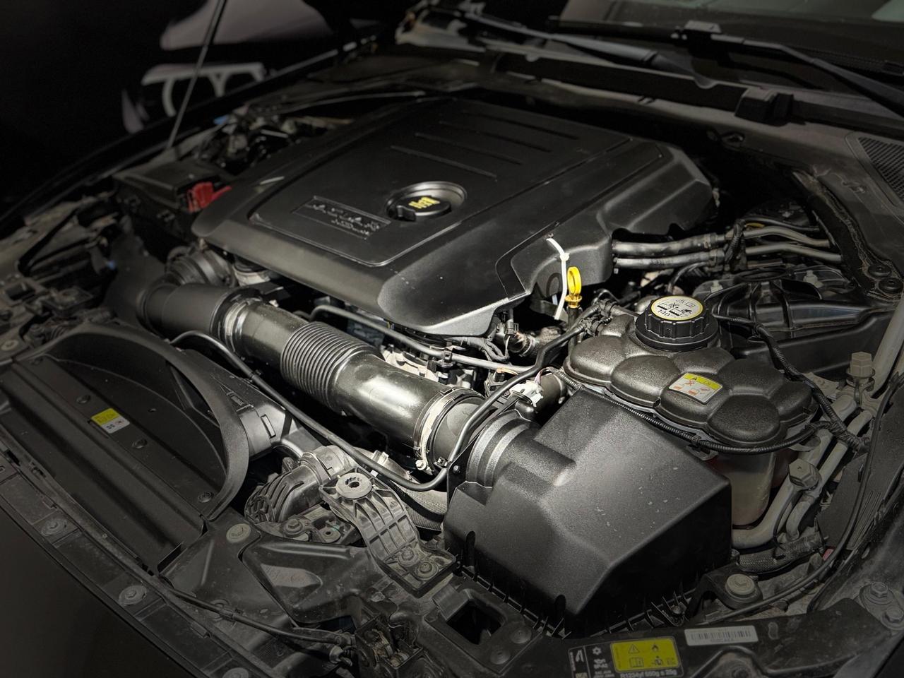 JAGUAR XE*2.0*180 CV*AWD*R-LINE*