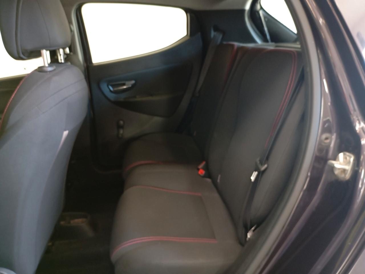 Lancia Ypsilon 1.2 69 CV 5 porte S&S Gold