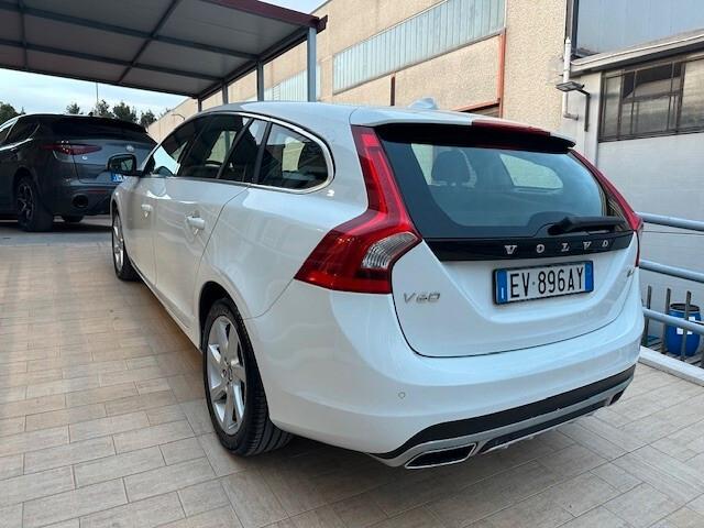 Volvo V60 D4 Kinetic 163cv