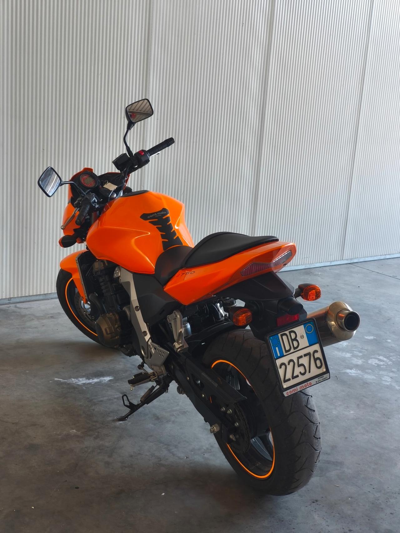 Kawasaki Z 750 con soli 5.700km