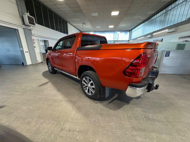 TOYOTA Hilux 2.4 D-4D A/T 4WD 4 porte Double Cab Lounge