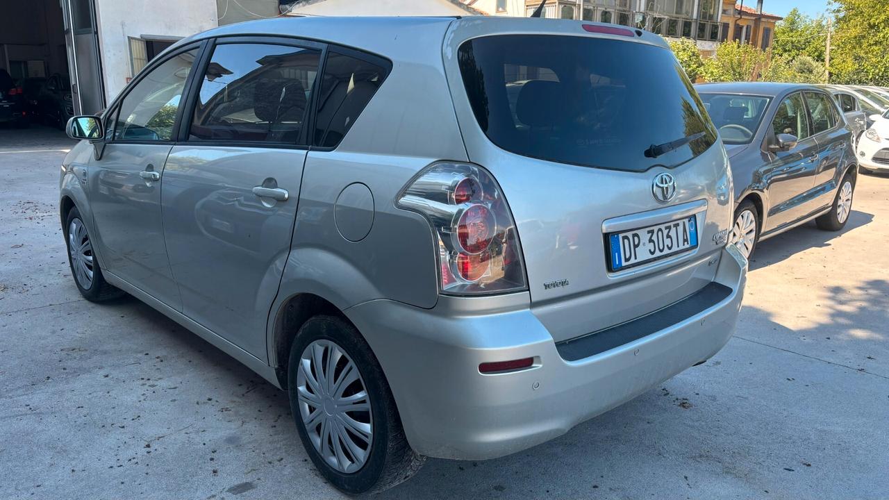 Toyota Corolla Verso 2.2 16V D-4D Sol