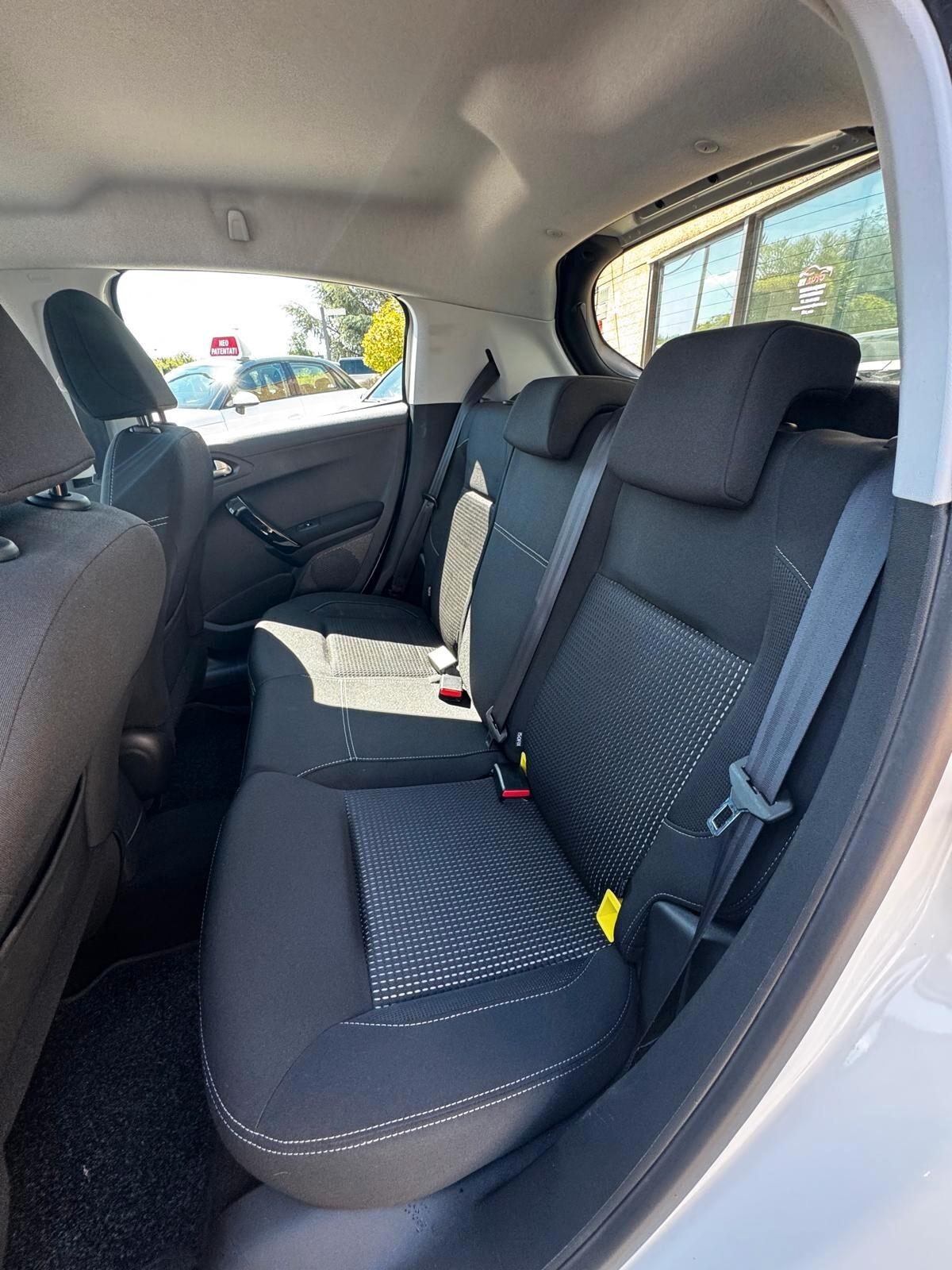 Peugeot 208 BlueHDi 75 5 porte Allure