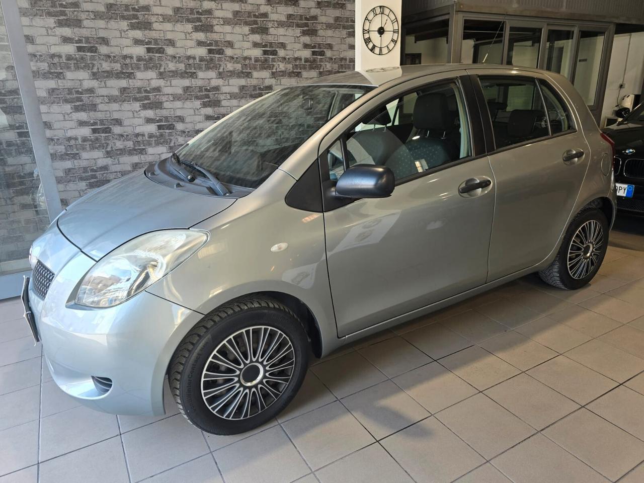 Toyota Yaris 1.0 5 porte