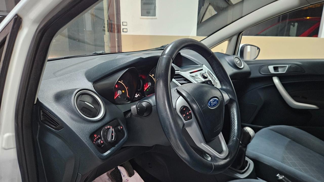 Ford Fiesta 1.4 TDCi 70CV 3 porte Titanium
