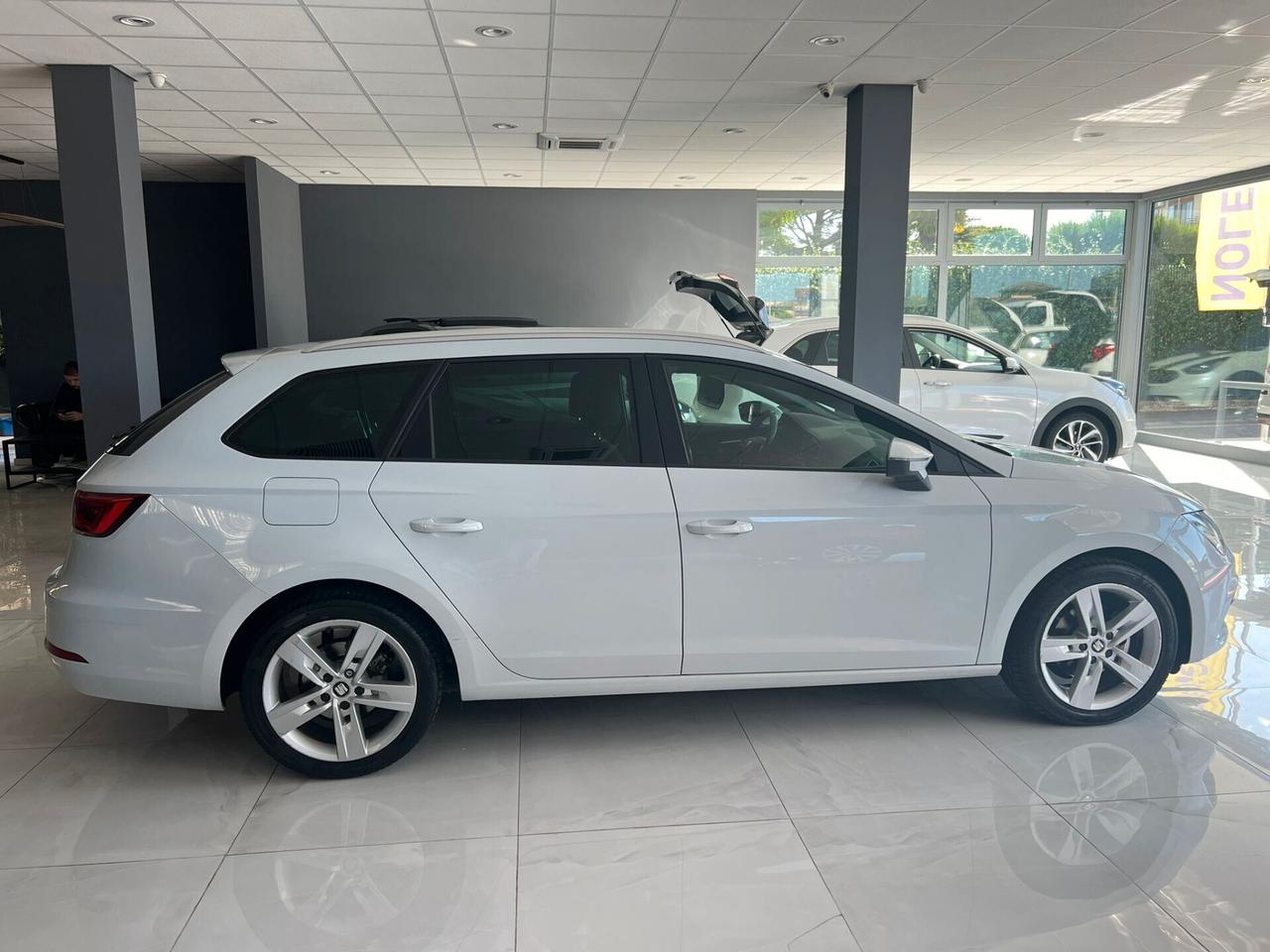 Seat Leon 1.6 TDI 115 CV ST Style *PIENO OMAGGIO*