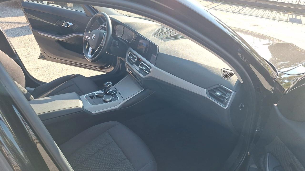 Bmw 320 320d 48V Touring Business Advantage SOLI 70000KM