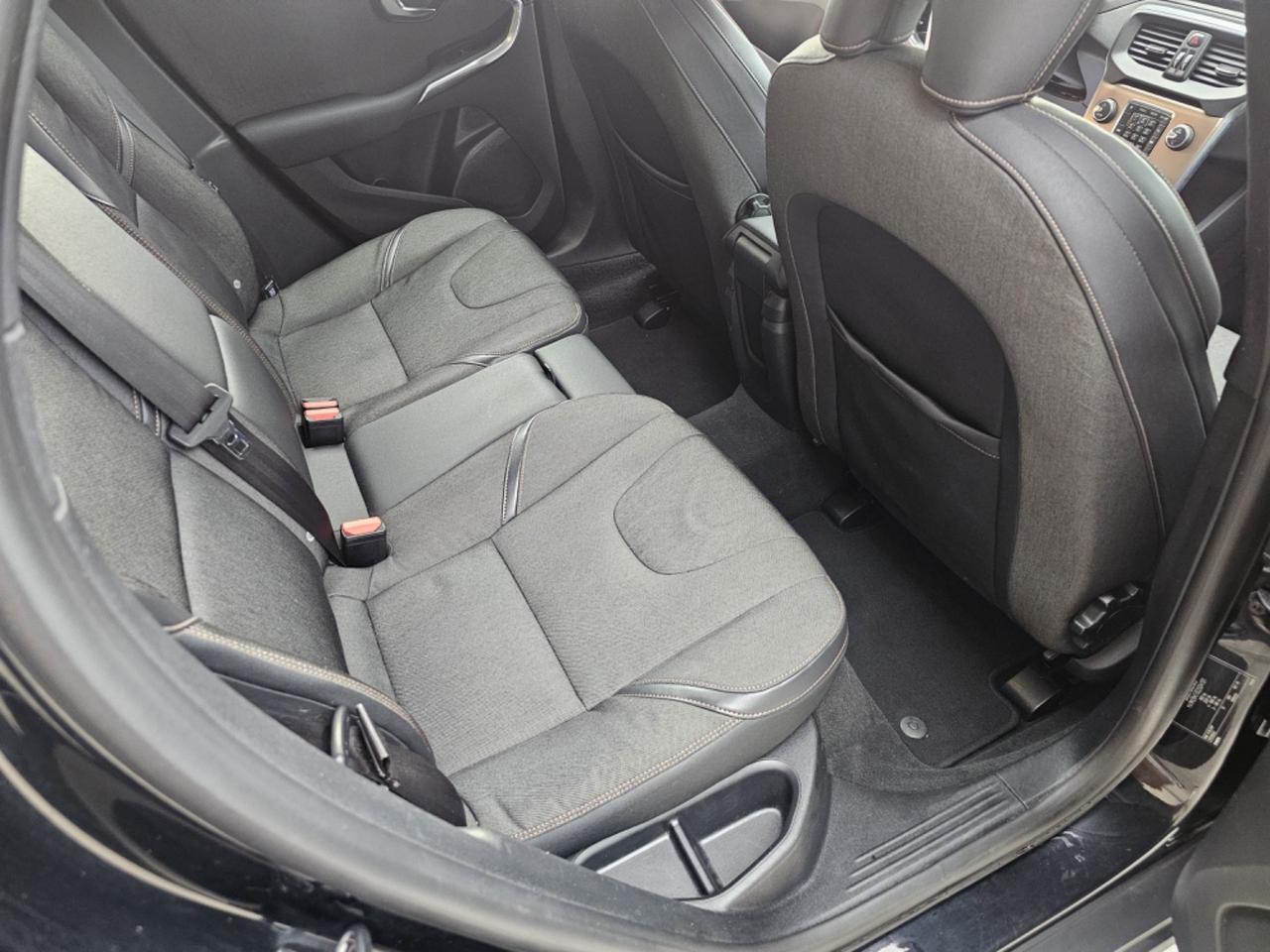 Volvo V40 Cross Country D2 1.6 Summum