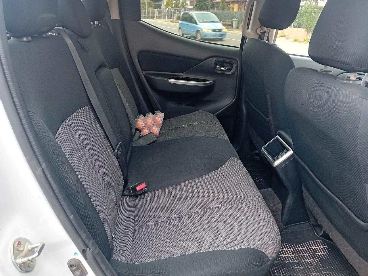 Mitsubishi L200 2.3 D Club Cab 4x4 Super Select Intense